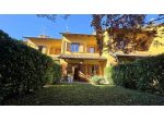 Villa a schiera in Vendita in zona PIAZZO con giardino