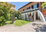 BIFAMILIARE di 6 vani e di 100 mq (PIETRASANTA - Fiumetto) rif. 006