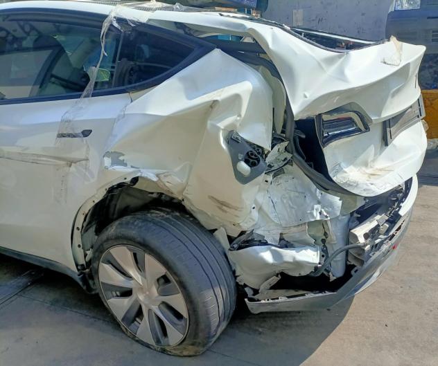 RICAMBI USATI AUTO TESLA Model Y Serie N.D. 4D1 Elettrica (19) - Foto 6