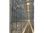 Scaffali a ripiani metallici