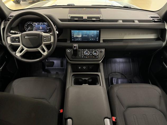 Land Rover Defender (2019) LAND ROVER 110 3.0D I6 200 CV AWD Auto - Foto 4