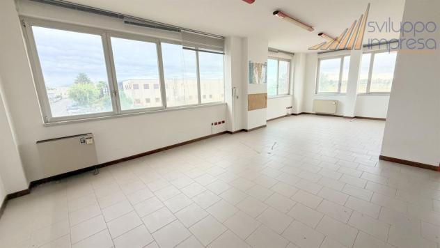CAPANNONE CON PALAZZINA UFFICI IN VENDITA A BERNAREGGIO - Foto 3