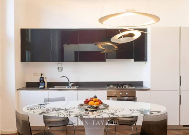 Appartamento di 90 m² con 5 locali e box auto in affitto a Milano - Foto 2