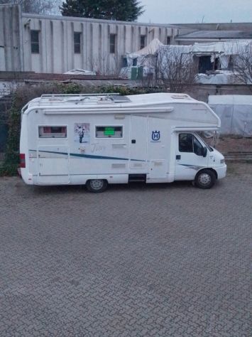 Camper con garage