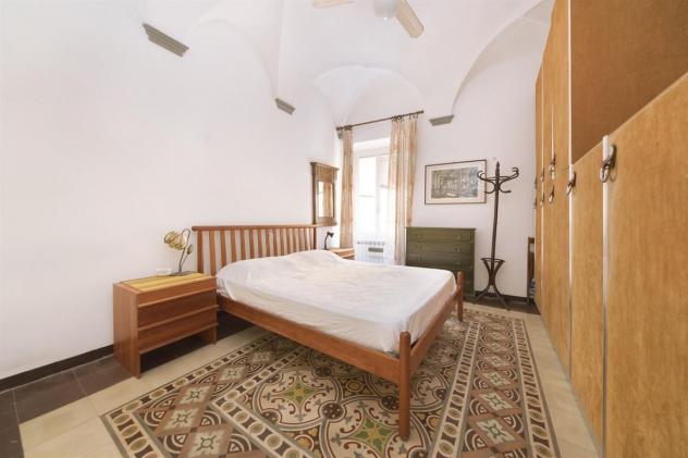 Alassio, grande appartamento con terrazzo nel budello. - Foto 13
