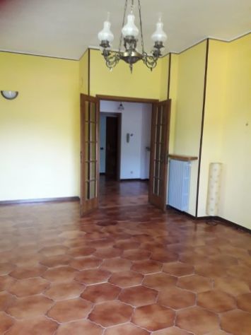 CASA CON DUE APPARTAMENTI CON INGRESSI INDIPENDENTI - Foto 3