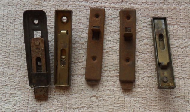 5 CATENACCI IN FERRO PER MOBILI O PORTE E VARIE DA FISSARE SU LEGNO O FERRO - - Foto 3