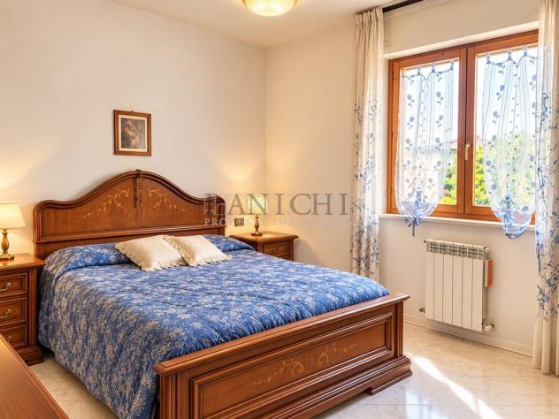 Appartamento luminoso con 3 camere, terrazzo, garage e cantina - Foto 6