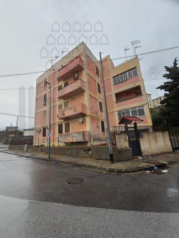 APPARTAMENTO di 3 vani e di 97 mq (MESSINA) rif. 2VS17639
