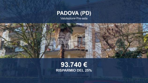 Immobile in asta di 149 m² con più di 5 locali e box auto in vendita a Padova