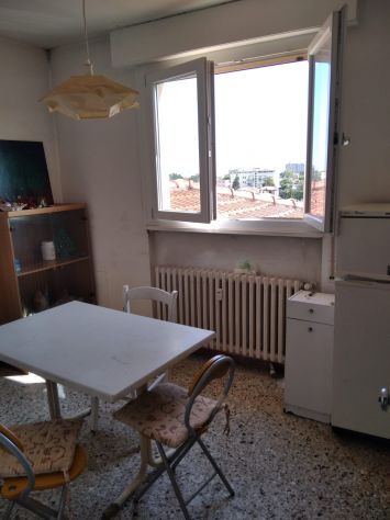 Affittasi a Ravenna a studente ampia stanza singola. - Foto 2