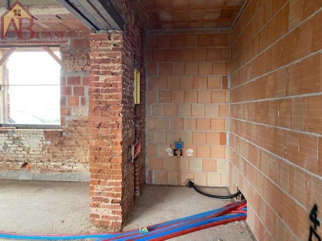 CASALE IN FASE DI RISTRUTTURAZIONE - Foto 12