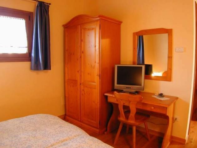 Arredi in Legno Prezzo Fabbrica: Camere da Letto 044 AFFARE