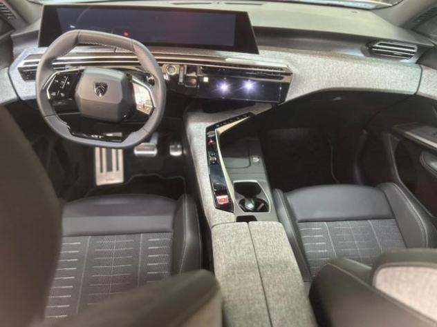 PEUGEOT 5008 Hybrid 145 e-DCS6 GT rif. 24133960 - Foto 6