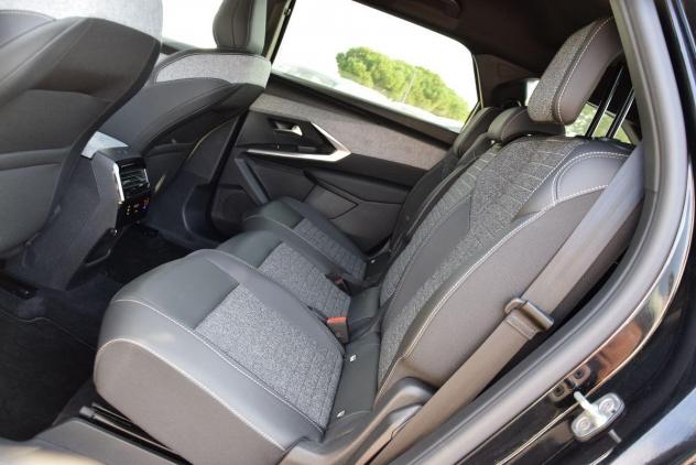 PEUGEOT 5008 NEW 7 POSTI Hybrid (Benzina/Elettrica) 136CV AUTOMATICA e-DCS6 FULL Allure - IVA DETRAIBILE - NAVI - ADAS - FULL LED - CRUISE AD - BT - A - Foto 7