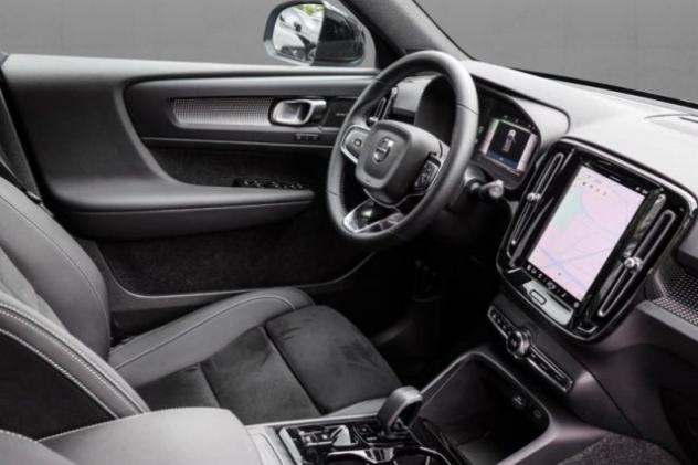 VOLVO XC40 B3 automatico Plus Dark rif. 24049482 - Foto 3