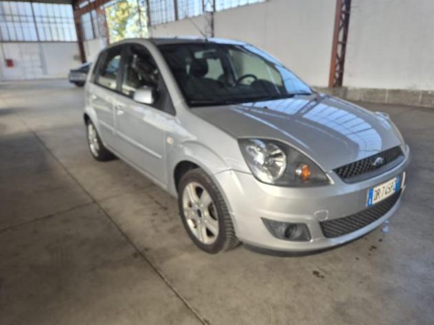 FORD Fiesta 1.2 16V 5p. Ghia rif. 24066957 - Foto 3