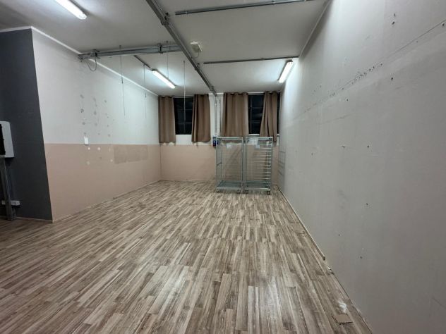 Capannone adatto a deposito/magazzino con uffici a Salsomaggiore T - Foto 3
