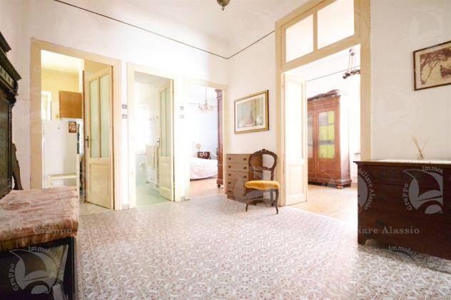 Alassio, grande appartamento in centro in palazzo ristrutturato - Foto 12