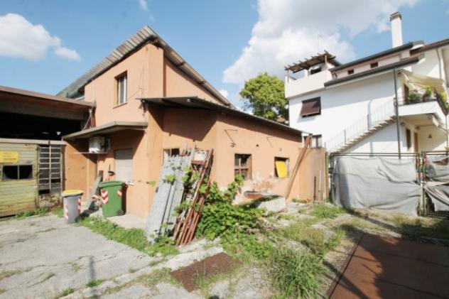 Palazzo / Stabile di 400 m² con più di 5 locali in vendita a Padova - Foto 3