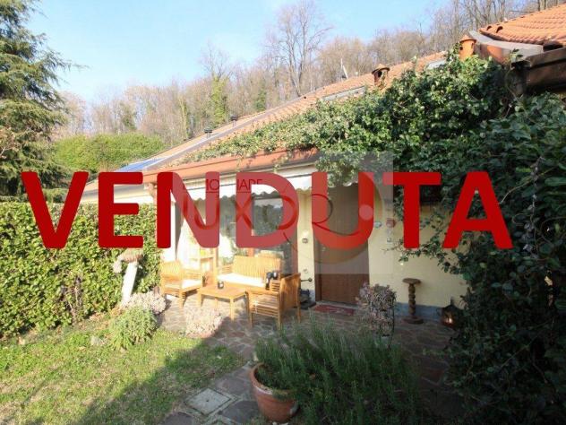 Villa a schiera centrale con giardino privato a Sirtori
