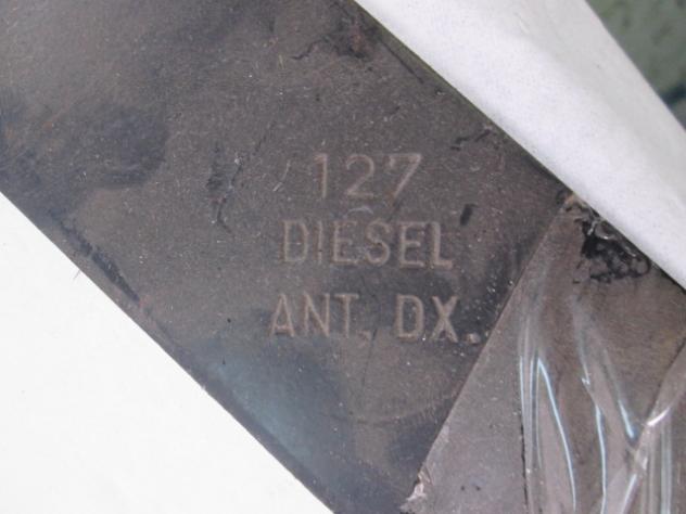4437990 STAFFA SUPPORTO PARAURTI ANTERIORE LATO DESTRO FIAT 127 1.3 D 3P RICAMBIO NUOVO - Foto 3