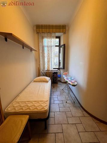 Trilocale arredato adiacenze centro e comodo per la stazione consegna luglio - Foto 4