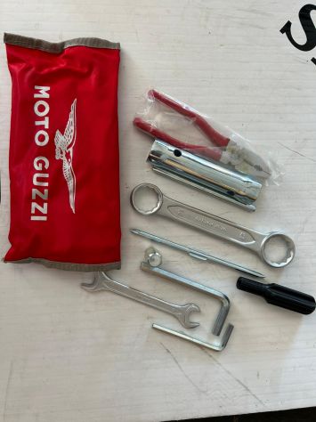 MOTO GUZZI KIT ATTREZZI