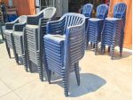 varie sedie da giardino impilabili usate