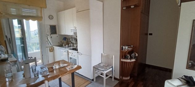 Stanza singola in trilocale con giardino condominiale - Foto 8