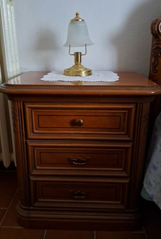 LETTO MATRIMONIALE IN LEGNO CON 2 COMODINI IN LEGNO - Foto 3