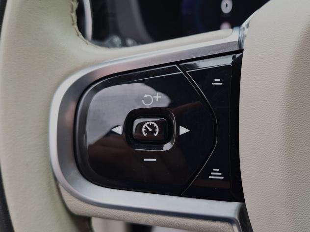 Volvo XC60 B4 197+14 CV AWD Mild Hybrid Diesel Automatico Ultimate Bright - Foto 10