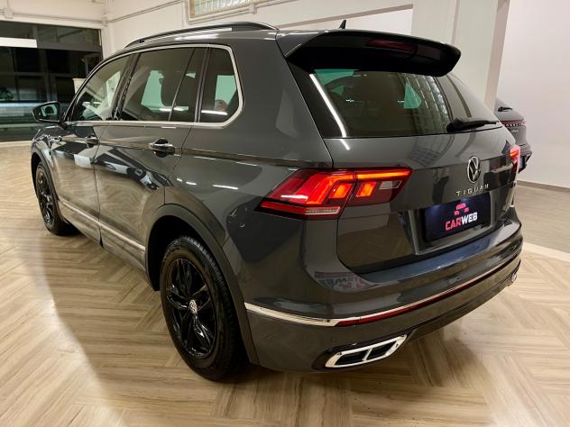 VOLKSWAGEN TIGUAN 2.0 TDI R-Line 4MOTION 2021 - Foto 6