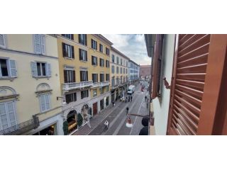 MONZA CENTRO Appartamento quadrilocale con posto auto