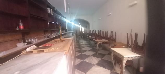2 Vetrine in affitto a Massa