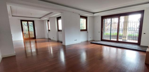 MONZA PARCO - SPAZIOSO APPARTAMENTO