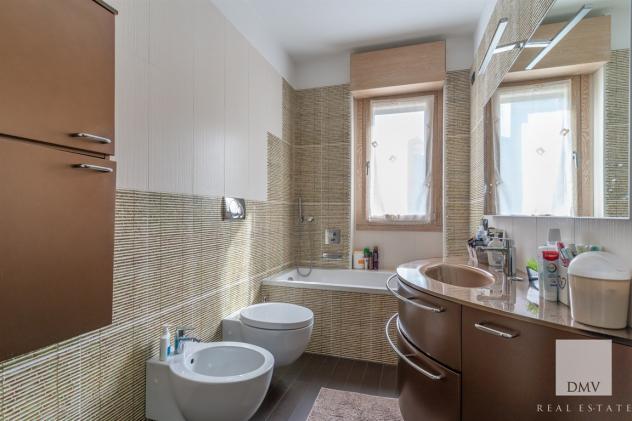 4 LOCALI CON DOPPI SERVIZI, BOX E CANTINA - Foto 15