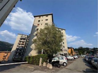 A000052 - Bilocale in locazione Lipomo con autorimessa