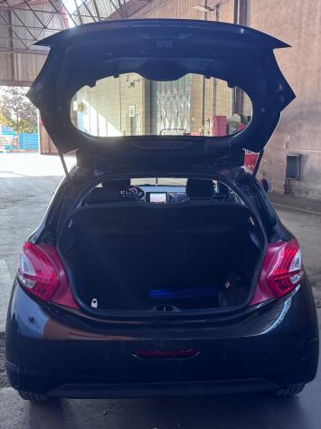 Peugeot 208 1.4 HDi 68 CV 5 porte Allure - Foto 9