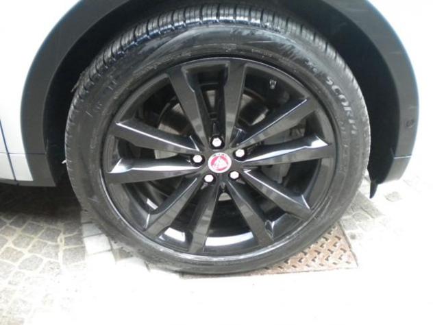 JAGUAR E-Pace 2.0D 180 CV AWD aut. R-Dynamic HSE rif. 24044172 - Foto 7