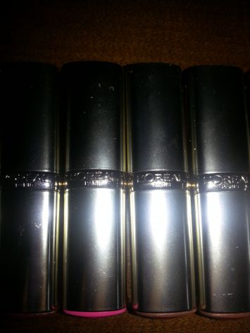 8 ROSSETTI TUTTI NUOVI,ORIGINALI MARCA"L'OREAL PARIS"COLOR RICHE,IN VARI COLORI, - Foto 3