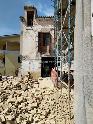 Su bifamiliare porzione di casa da ristrutturare - Foto 11
