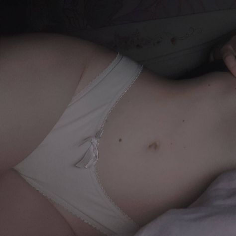 cerco solo studentesse/ragazze 18/25 anni per regali Tel:3341336605