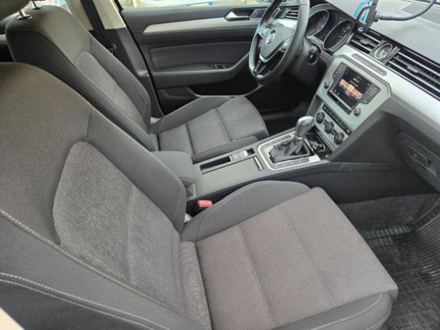 VOLKSWAGEN Passat Variant 2.0 TDI DSG Executive BlueMotion Tech. rif. 23497803 - Foto 4