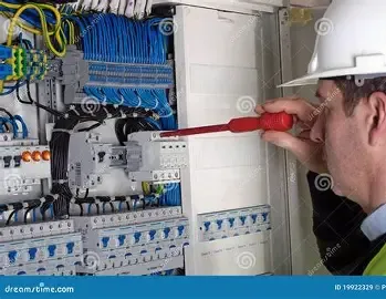 offro lavoro come elettricista