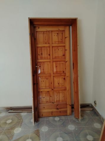6 PORTE IN LEGNO MASSELLO DI PINO USATE – LOTTO 500 € TRATTABILI - Foto 5