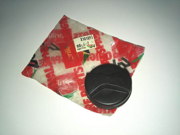 TAPPO SERBATOIO OLIO APRILIA TUAREG RALLY 50 AP8101893