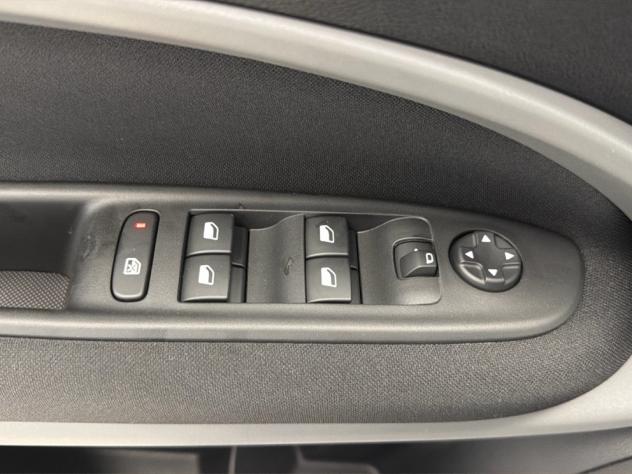 Jeep Avenger E-Hybrid Longitude 1.2 110cv Dct Mhev - Foto 8
