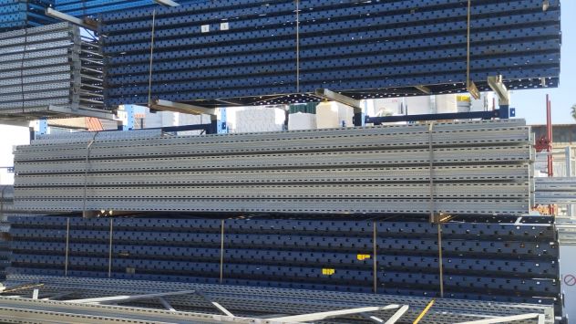 Scaffalatura usata in vendita