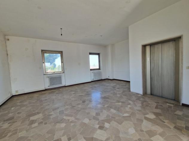 Immobile di 3700 m² con più di 5 locali in vendita a Caronno Pertusella - Foto 8